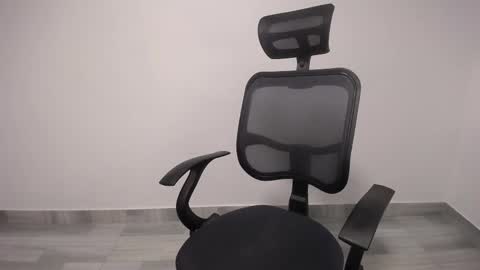 Plux online show from 23, 2, 2025