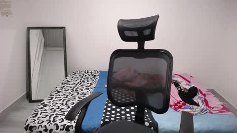 Plux online show from 6, 11, 2025