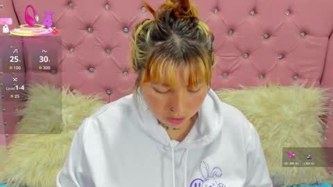 Pretti Violet online show from 28, 10, 2025