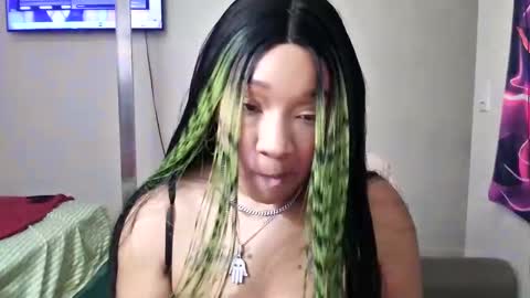 Snapshot of pretty69queen chatting on 16, 11, 2025 Yasmine pretty online show from 16, 11, 2025