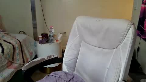 Snapshot of pretty69queen chatting on 25, 11, 2025 Yasmine pretty online show from 25, 11, 2025