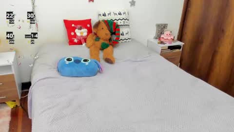 pretty_azulita online show from 2, 12, 2024