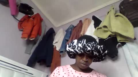 Snapshot of pretty_curvy99 chatting on 2, 3, 2026 pretty_curvy99 online show from 2, 3, 2026