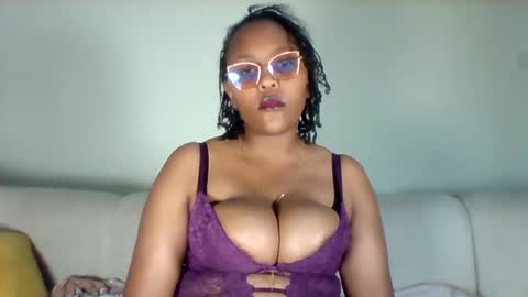 pretty_dee1 online show from 28, 7, 2026