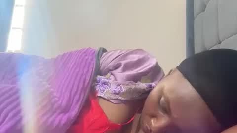 Snapshot of pretty_ellsie chatting on 23, 9, 2025 independent model online show from 23, 9, 2025