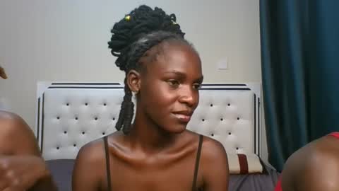 Snapshot of pretty_midnight_desire chatting on 11, 10, 2025 Pretty online show from 11, 10, 2025