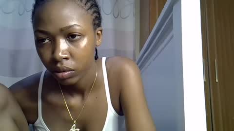 pretty_petite24 online show from 31, 12, 2024