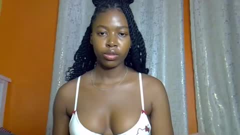 Snapshot of pretty_petite24 chatting on 26, 5, 2026 pretty_petite24 online show from 26, 5, 2026