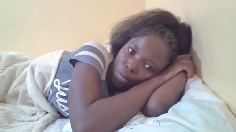 pretty_petite_ebony online show from 11, 3, 2025