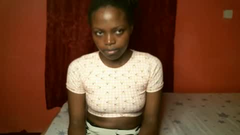 Snapshot of prettybabe02 chatting on 18, 1, 2025 SaraCattra online show from 18, 1, 2025