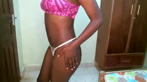 Snapshot of prettybabe02 chatting on 23, 2, 2025 SaraCattra online show from 23, 2, 2025