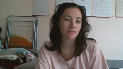 Snapshot of prettybella_7 chatting on 6, 10, 2025 Bella online show from 6, 10, 2025
