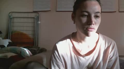 Snapshot of prettybella_7 chatting on 11, 10, 2025 Bella online show from 11, 10, 2025