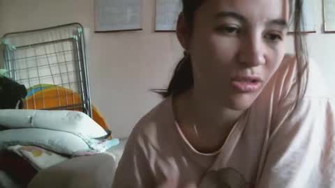 Snapshot of prettybella_7 chatting on 15, 10, 2025 Bella online show from 15, 10, 2025