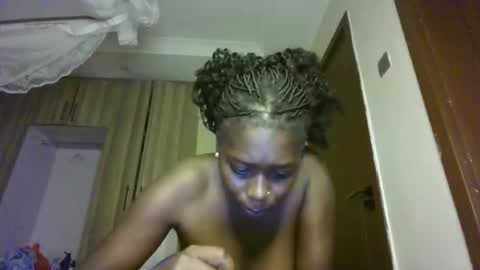 prettydulce online show from 30, 4, 2026