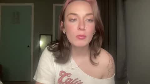 Cutie With a Booty online show from 6, 1, 2025