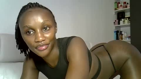 Snapshot of prettygee21 chatting on 27, 4, 2026 Pretty darkskin doll online show from 27, 4, 2026