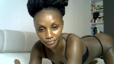 Snapshot of prettygee21 chatting on 17, 6, 2026 Pretty darkskin doll online show from 17, 6, 2026