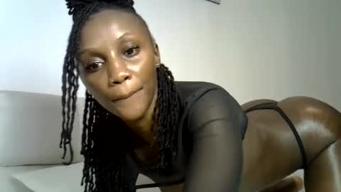 Snapshot of prettygee21 chatting on 22, 7, 2026 Pretty darkskin doll online show from 22, 7, 2026