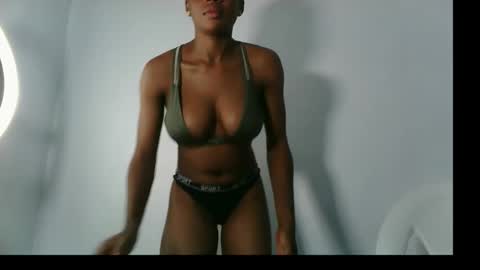 evelyn online show from 9, 10, 2025