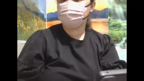 Snapshot of prettynhing chatting on 13, 10, 2025 Nhing online show from 13, 10, 2025