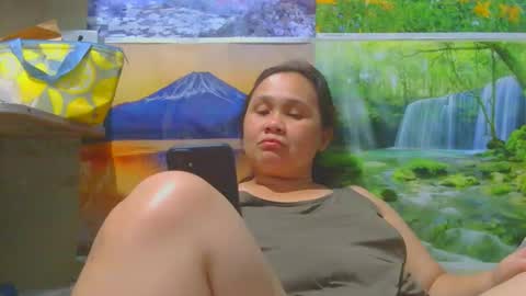 Snapshot of prettynhing chatting on 25, 11, 2025 Nhing online show from 25, 11, 2025