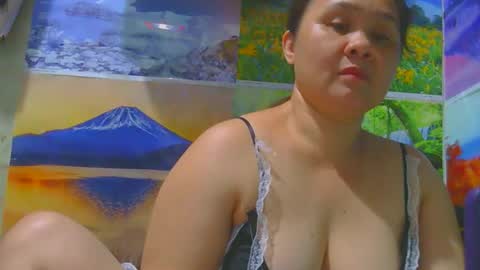 Snapshot of prettynhing chatting on 1, 12, 2025 Nhing online show from 1, 12, 2025