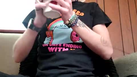 prettysolidd7 online show from 10, 2, 2025