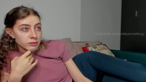Snapshot of prettysomething chatting on 31, 1, 2025 Sophie next stream will be at Monday i will wait you guys online show from 31, 1, 2025