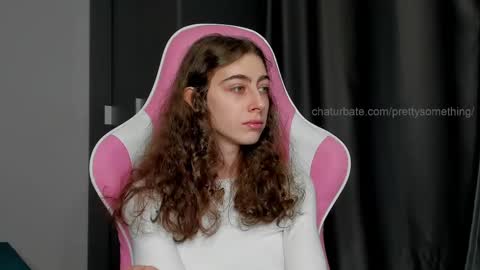 Snapshot of prettysomething chatting on 12, 3, 2025 Sophie next stream will be at Monday i will wait you guys online show from 12, 3, 2025