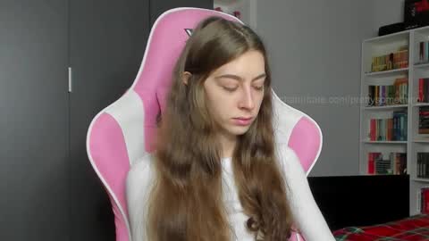 Snapshot of prettysomething chatting on 14, 10, 2025 Sophie next stream will be at Monday i will wait you guys online show from 14, 10, 2025