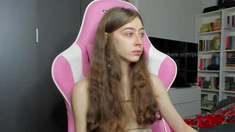 Snapshot of prettysomething chatting on 20, 10, 2025 Sophie next stream will be at Monday i will wait you guys online show from 20, 10, 2025