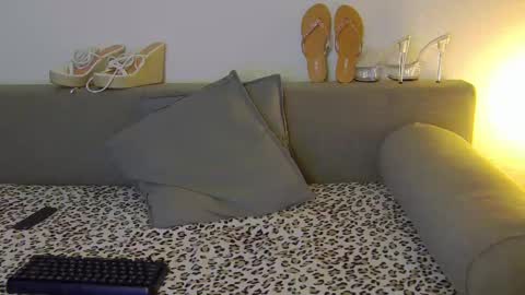 prettyvanessa online show from 3, 3, 2025