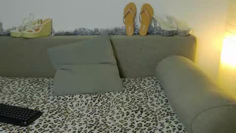 prettyvanessa online show from 5, 3, 2026