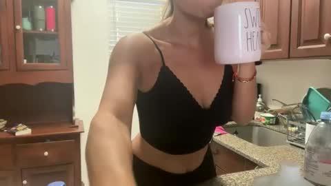 prettyyykittyyy22 online show from 7, 3, 2026