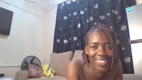 Snapshot of prettyzuzu chatting on 24, 9, 2025 prettyzuzu online show from 24, 9, 2025