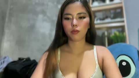 Snapshot of pricelessbeautyxxx chatting on 10, 6, 2026 TINA online show from 10, 6, 2026