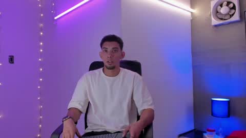 prince_arthur77 online show from 19, 1, 2025