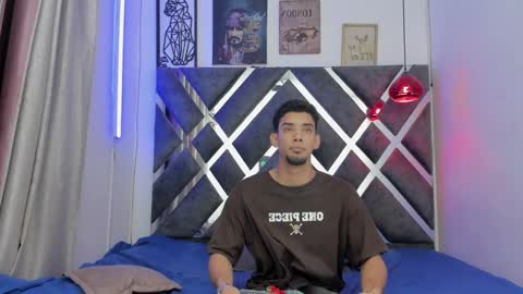 prince_arthur77 online show from 28, 1, 2025