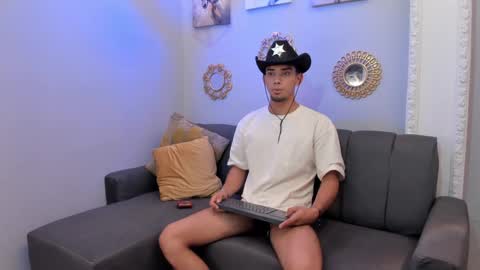 prince_arthur77 online show from 8, 2, 2025