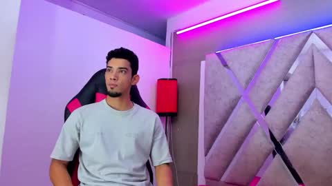 prince_arthur77 online show from 17, 10, 2025