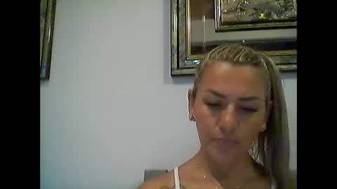 princesita2102 online show from 15, 4, 2026