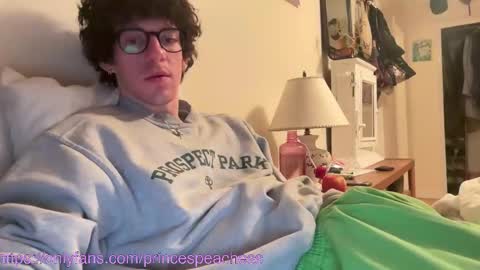 Peaches online show from 14, 12, 2025