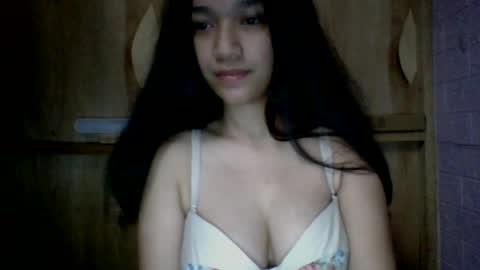 Snapshot of princess052400 chatting on 9, 7, 2026 princess052400 online show from 9, 7, 2026