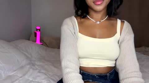 Snapshot of princessaleah chatting on 13, 12, 2024 Princess Aleah online show from 13, 12, 2024