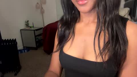 Snapshot of princessaleah chatting on 5, 10, 2025 Princess Aleah online show from 5, 10, 2025