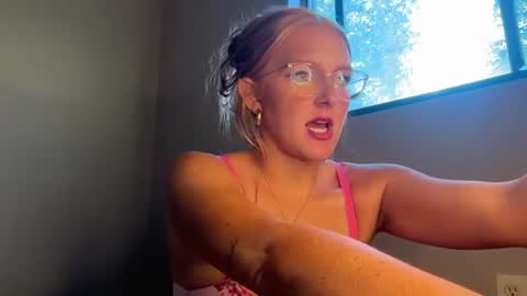 Snapshot of princessari99 chatting on 21, 6, 2026 Princess Ari online show from 21, 6, 2026