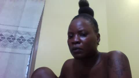 Snapshot of princessmiles2 chatting on 1, 7, 2026 phelly online show from 1, 7, 2026