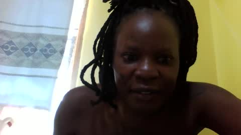 Snapshot of princessmiles2 chatting on 10, 7, 2026 phelly online show from 10, 7, 2026