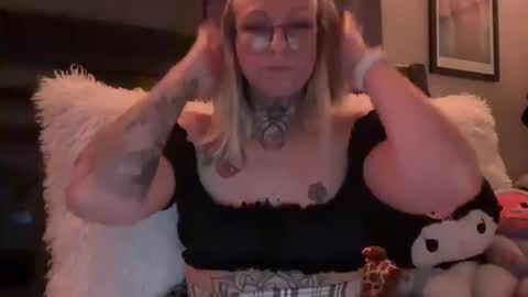 Snapshot of princessp94 chatting on 16, 12, 2025 princessp94 online show from 16, 12, 2025